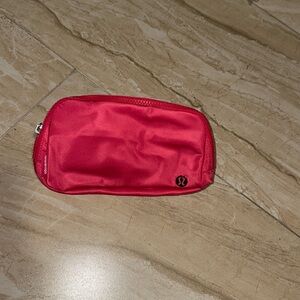 Lululemon everywhere belt bag